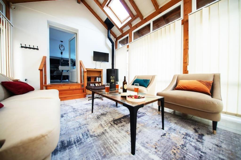La Coquette ! Maison Au Coeur De La Bresse Avec Veranda Barbecue Garage Baby-Foot Et Barre De Son Экстерьер фото